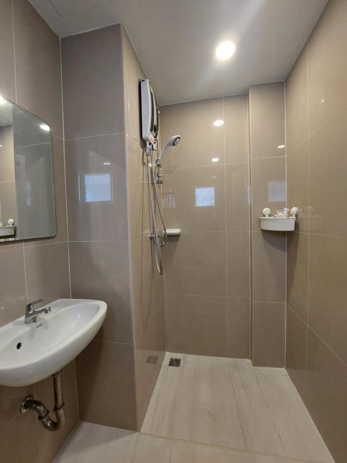 Pr Room For Rent 카말라 비치 외부 사진