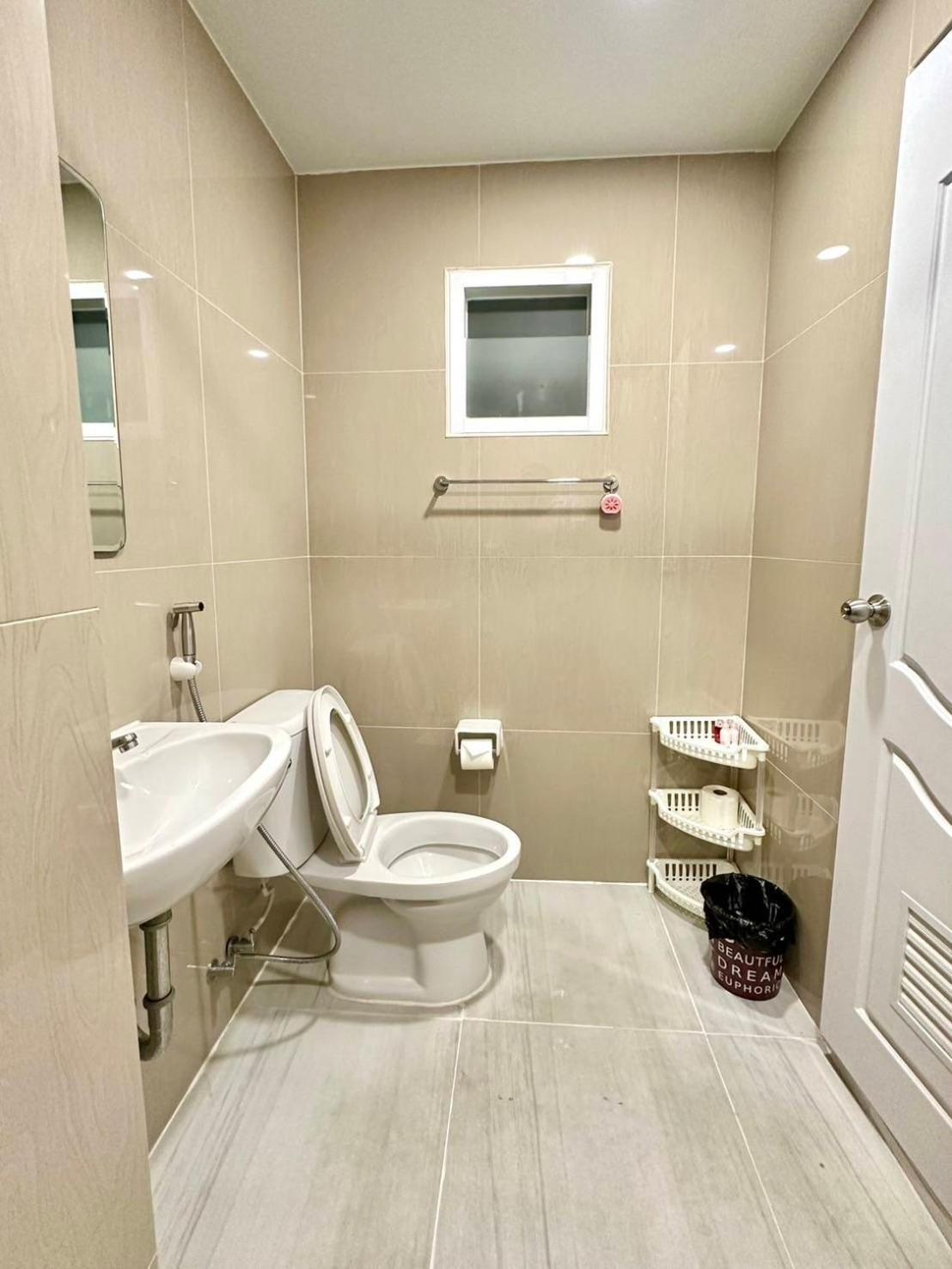 Pr Room For Rent 카말라 비치 외부 사진