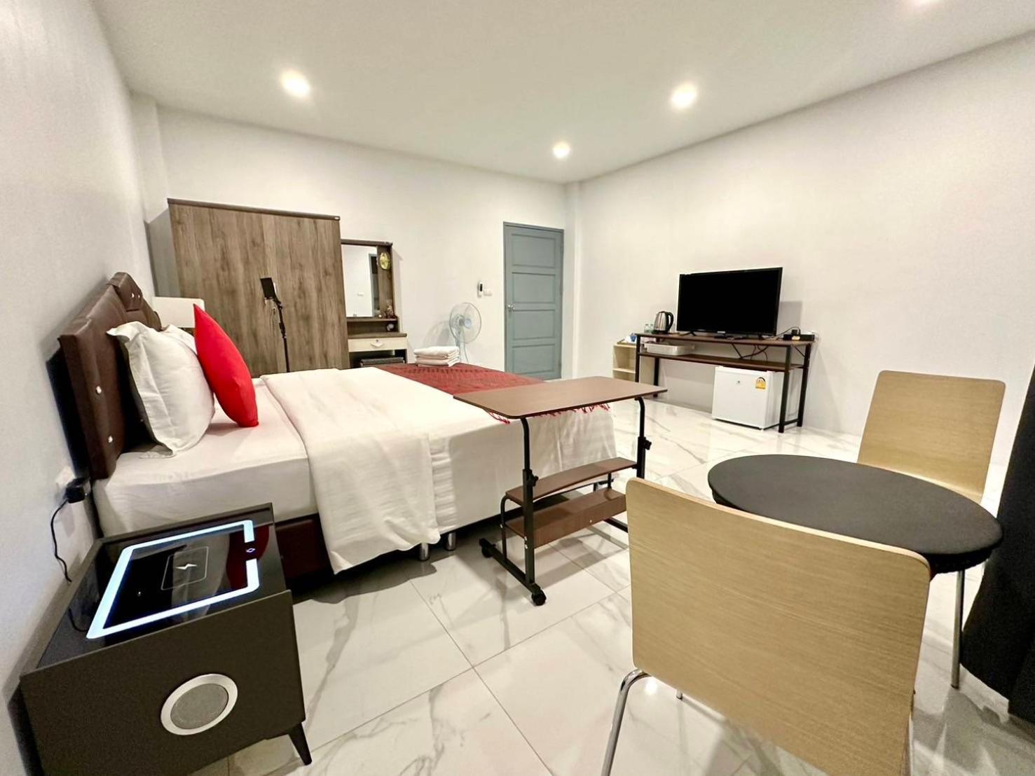 Pr Room For Rent 카말라 비치 외부 사진