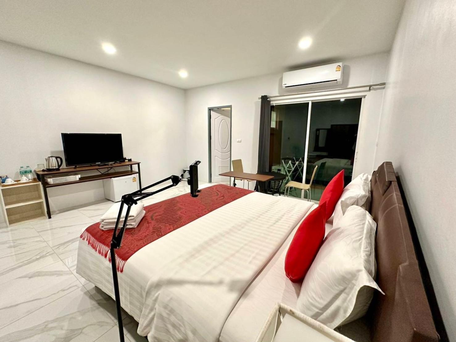 Pr Room For Rent 카말라 비치 외부 사진